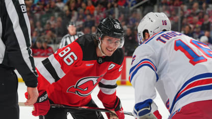 Jack Hughes hetrikom zostrelil Rangers