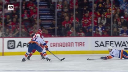 NYI@CGY: Kirkland scores goal against David Rittich