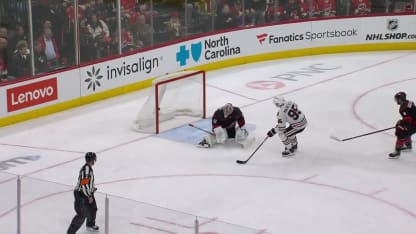 Mikheyev offre la réplique