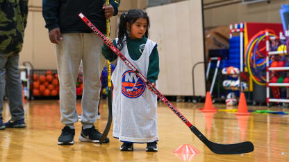 Photos: Islanders Hispanic Heritage Street Hockey Clinic