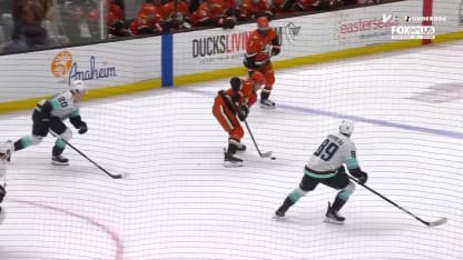 Grubauer vole un but à Mintyukov