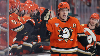 Carlsson extends lead on the rush