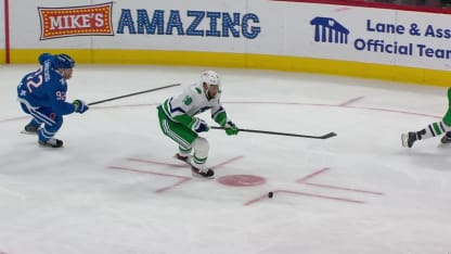 COL@CAR: Svechnikov scores goal against Scott Wedgewood