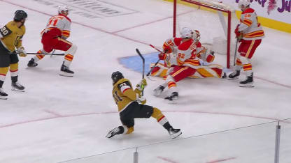CGY@VGK: Karlsson scores goal against Dustin Wolf