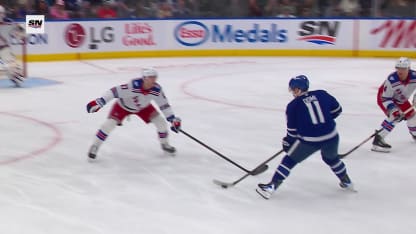 NYR@TOR: Robertson scores goal against Igor Shesterkin