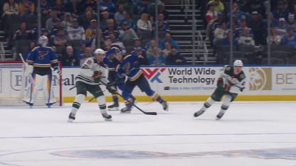 MIN@STL: Snuggerud scores empty-net goal