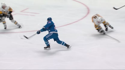 Un tir parfait de MacKinnon