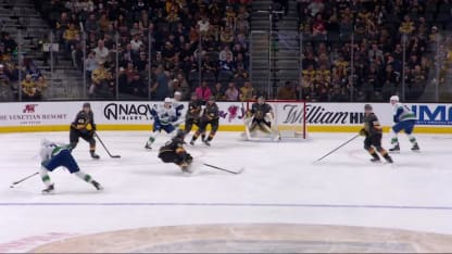 Joseph marque son 1er but avec les Canucks