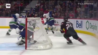 Claude Giroux with a Goal vs. les Canucks de Vancouver