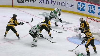 DAL@PIT: Skinner with a great save against Matt Duchene