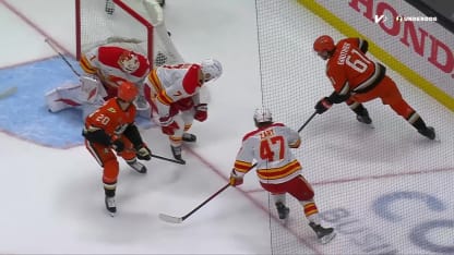 Gauthier scores from behind the net