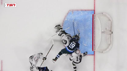 Toews cleans up the crease