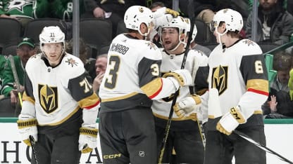 Vegas ve velké západní bitvě smázlo Dallas