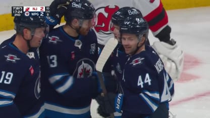 NJD@WPG: Toews scores goal against Jake Allen