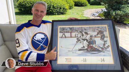 Hasek_at_home_with_painting_Stubbs-badge
