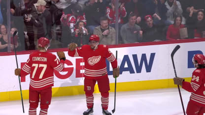 Perron grabs the lead