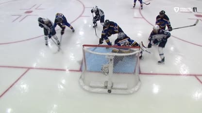 Binnington keeps Blues in the lead