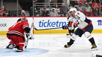 Začínají série Capitals s Hurricanes a Vegas proti Oilers