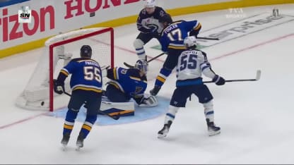 Connor ouvre la marque