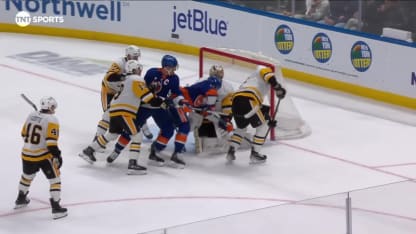 Horvat tucks in a backhand