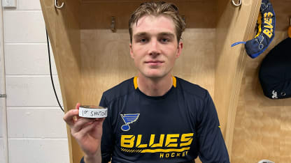 Hofer becomes 3rd-youngest to record shutout for Blues