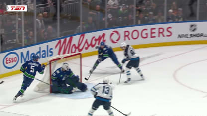 WPG@VAN: Connor scores goal against Nikita Tolopilo