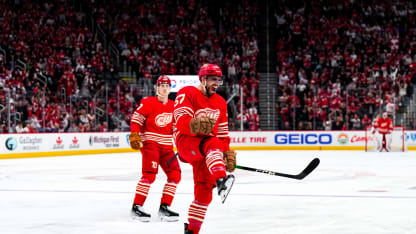 David Perron with a Goal vs. New Jersey Devils