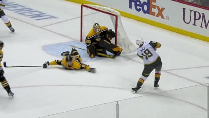 Smith nets goal on the power play