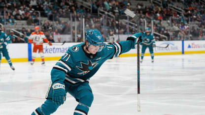 Macklin Celebrini se consolida en medio de una campaña histórica