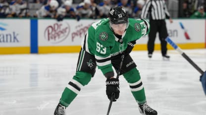 Los Dallas Stars extendieron contrato al delantero Wyatt Johnston