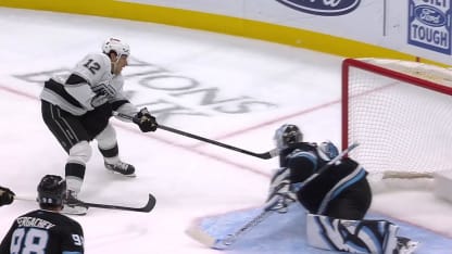 LAK@UTA: Vejmelka with a great save against Trevor Moore