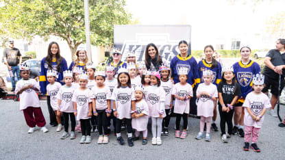 110825_GirlsTryHockey-33