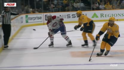 Savard marque un but bizarre