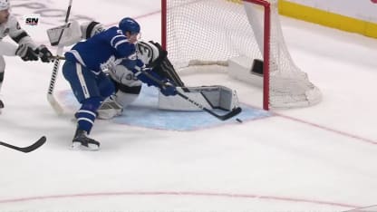 LAK@TOR: Tavares scores goal against Darcy Kuemper
