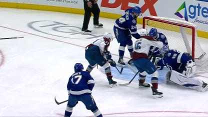 Kelly scores through scramble in front