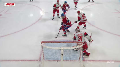 CAR@MTL: Slafkovsky marque un but contre Frederik Andersen