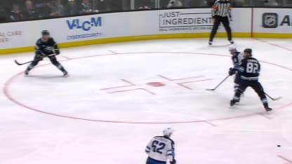 WPG@UTA: Kerfoot scores goal against Connor Hellebuyck