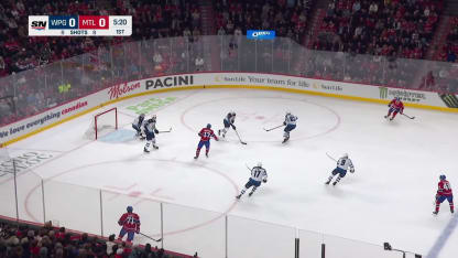 WPG@MTL: Comrie with a great save against Jake Evans