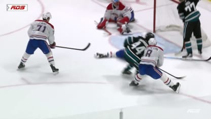 Sherwood marque son 1er but avec les Sharks