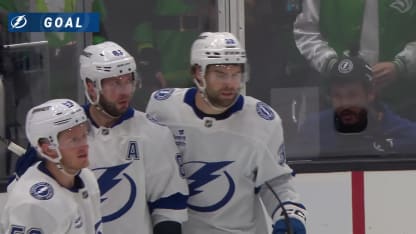 Superbe échange entre Kucherov et Hagel