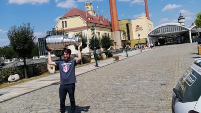 Pavel Francouz ukázal Stanley Cup v Plzni