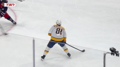 NSH@WPG: Forsberg marque un but contre Connor Hellebuyck