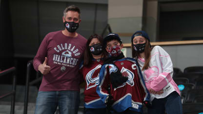 Fans Masks Arizona Coyotes 2021 March 31