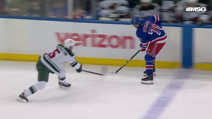 Schneider marque dans une cage béante