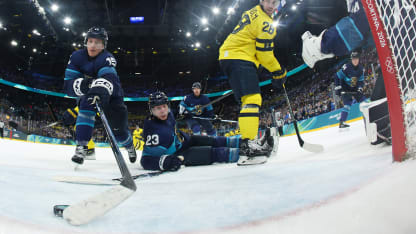 Lundell FIN prevents goal vs SWE