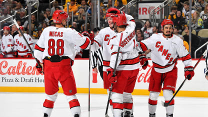 Los Hurricanes encontraron su poderío ante los Pittsburgh Penguins