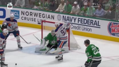 Nugent-Hopkins brise la glace