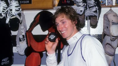 Gretzky_802-Goals-Puck_article