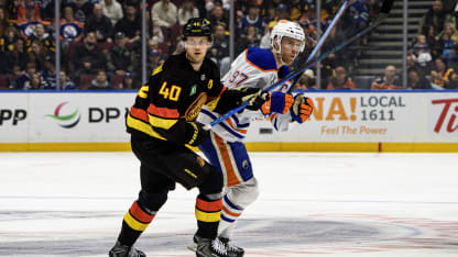 Elias Pettersson växer i defensiven menar Foote