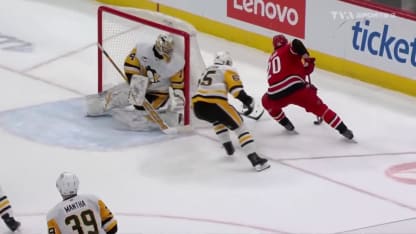 Walker donne la victoire aux Hurricanes